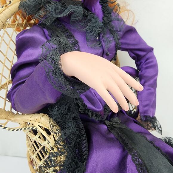 Jan Mclean Pearl 24" Porcelain Doll French Floozie Purple Black w/ Chair - Picture 4 of 9